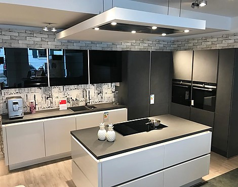 statt 34.000€ nur 20.999€ - Focus Alpinweiß & StoneArt Grauschiefer