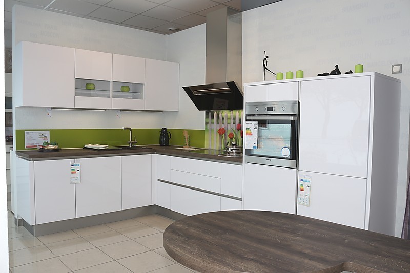 Nobilia focus premiumweiß ultra hg moderne grifflose l küche mit