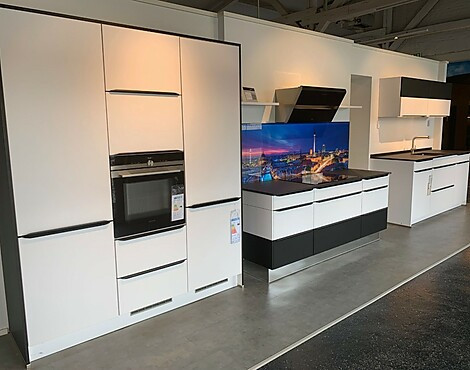 Dassbach Küche Forma - F423 Polarweiß seidenmatt und F428 schwarz seidenmatt