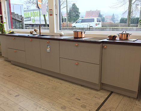 elegante Landhausküche in stilvoller Farbkombination (Kj8) - INPURA CONCEPT, Texel -kaschmir matt-