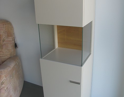 Hochwertige Vitrine in Lack Crema - Rietberger Möbelwerke Mod. Finale
