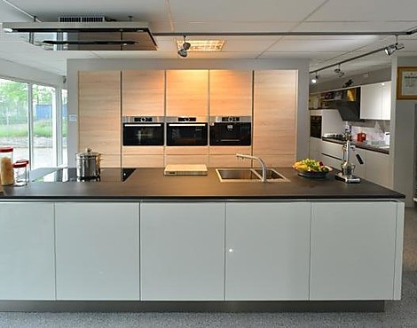 Systemat Modell AV4030 GL mit Bosch Accent line - Systemat AV4030GL Grifflos