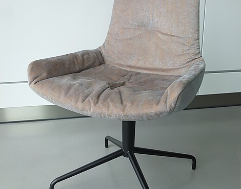 Freifrau Stuhl Leya mit gepolsterter Sitzschale - Leya Armchair Low