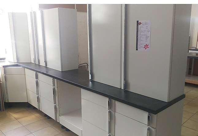 HausmarkeMusterküche Gruco Küche in weiß / gebraucht