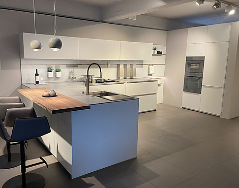 Moderne Küche mit Keramikarbeitsplatte und Glaspaneelen - NX510