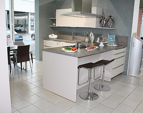 Design-Küche in L-Form mit Insel in kaschmir matt - AV2035 kaschmir matt Lacklaminat