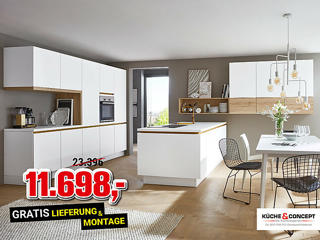 NobiliaMusterküche Moderne Küche mit goldenen Details und einer