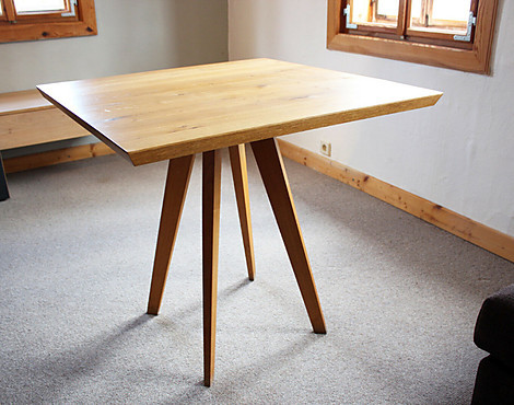 Designer Massivholztisch - CENA, quadratisch