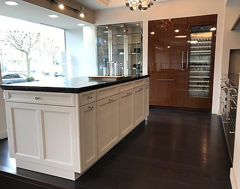 Luxusküche für Liebhaber mit Humidor - BeauxArts SE 2002 BA Sterlinggrau Lack Matt