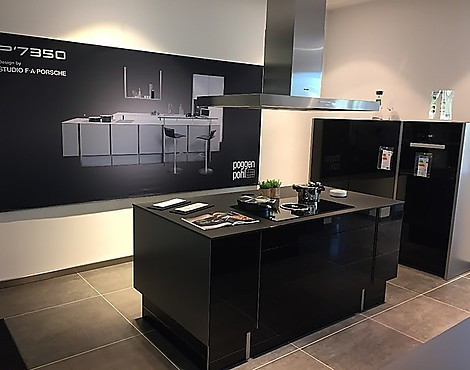 P7350 Porsche Design 3829/1 High End Küche in schwarz Hochglanzausführung - P 7350