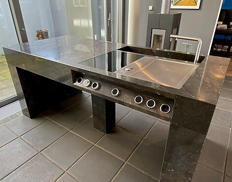 Stein- Kochblock in Breccia Imperial mit BORA Professional 3.0 Edelstahl - Handwerklich gefertigter Küchenblock in Granit Breccia Imperial poliert mit handwerklich gefertigten Spülbecken +BORA Pro 3.0 Edelstahl