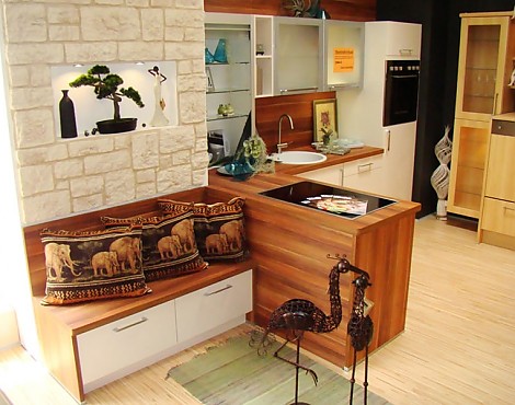 Kleine L-Küche - Magnolia mit Holz kombiniert inklusive Liefermontage,Spülen-/Geräteanschluss und Umplanung mit neuen Arbeitsplatten möglich, ohne Berechnung - Chicago