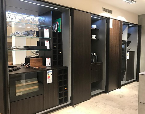 Edle Warendorf mit Betonfront und Weinklimaschrank, Kaffeeautomat und Dampfbackofen - Nochmals extrem reduziert - Wir brauchen Platz! - WARENDORF /N17 Edelfurnier 430 Raucheiche / Edle Warendorf mit Betonfront und Weinklimaschrank, Kaffeeautomat und Dampfbackofen