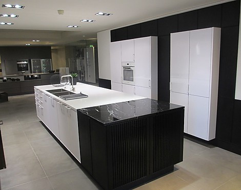 SieMatic Musterküche Pure Design Modell 3003RLM titanweiss - 3003RLM/3003R/5005LS
