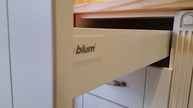 Retro Kühlschrank Wien : Hausmarke musterküche landhausküche mit retro kühlschrank Retro Kühlschrank Wien : Hausmarke musterküche landhausküche mit retro kühlschrank