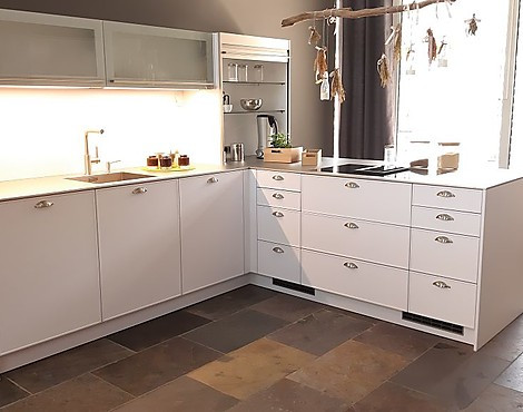 Moderne , L-Küche, Mattlack polarweiß. - AV 5020 Mattlack