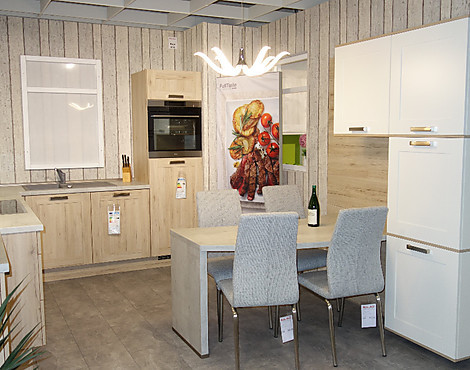gemütliche Landhausküche im Farbmix - Cottage