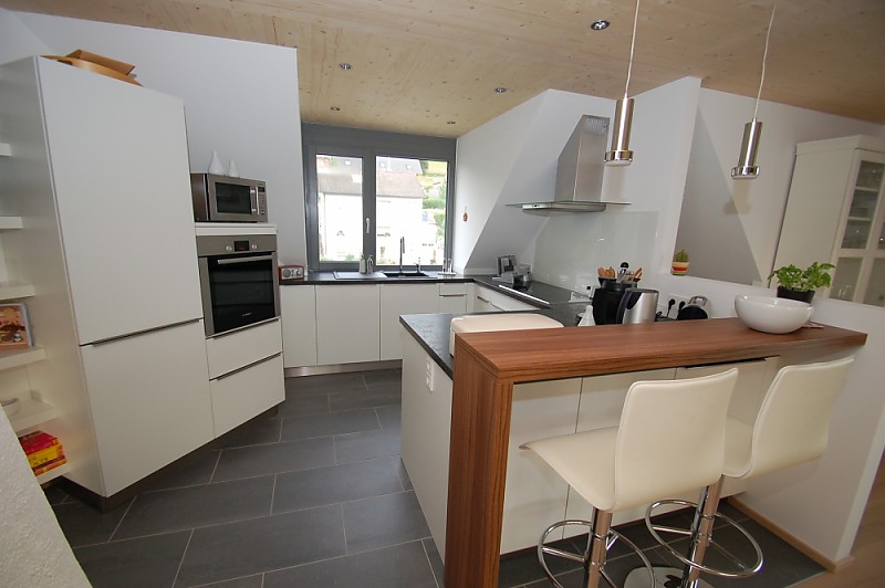 {Küchen mit insellösung
53} Insellösung mit Wangentheke und Glas-Rückwandverkleidung, Bosch ... | {Küchen mit insellösung
53}