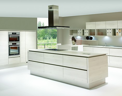 Angebotsküche –Nobilia – grifflose Designküche - Line N – Front Riva – Front Laser mit Bosch - Line N 371 Riva in 896 Pinie Montana Nachbildung
