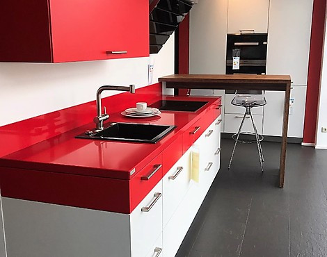 Fröhliche Farbkombination mit Massivholz-Bartheke! - F26 / L15