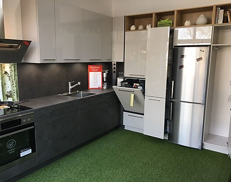 Matrix 150 Portland (Zement und Hochglanz Lack Fronten) - Portland und Nova Lack
