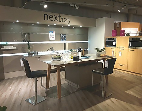 Designküche wandhängend und mit Kochtisch - NX605