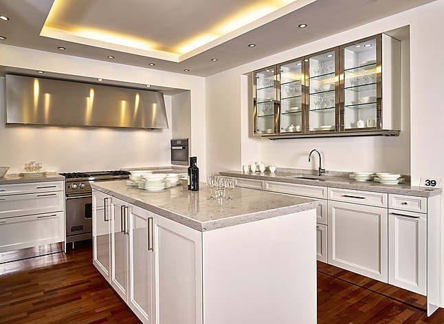 {Moderne landhausküche siematic
54} SieMatic-Musterküche Luxuriöse Landhausküche mit Insellösung ... | {Moderne landhausküche siematic
54}
