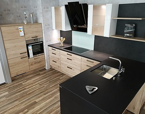 Nobilia Riva Eiche mit Optional Dekton Arbeitsplatte moderne Küche mit Marken Geräten Küchen Nr.: 84179 - Nobilia Riva Eiche Dekton