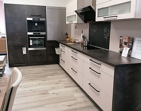 Moderne L-Küche mit Küchenblock - Kira Cermica Sandbeige seidenmatt