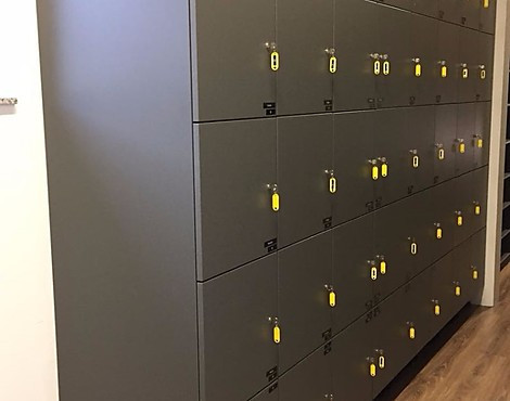 (Sonderanfertigung, Ausstellungsstück) - Spindschrank Sonderanfertigung incl. Schlösser, Manhatten Quarzgau