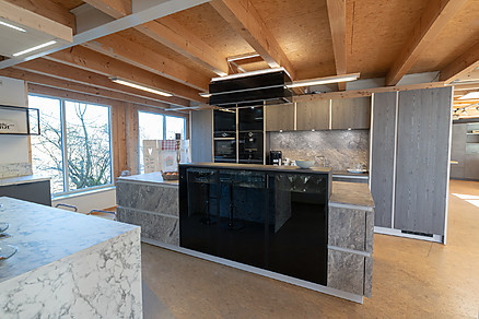 Designküche mit Kochinsel