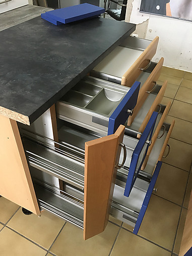 Hausmarke Musterkuche Super Kuche Im Buche Blau Gebraucht Ausstellungskuche