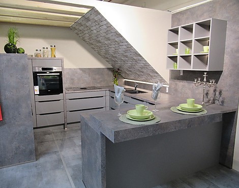 Moderne U-Form mit integrierter Insellösung - Focus