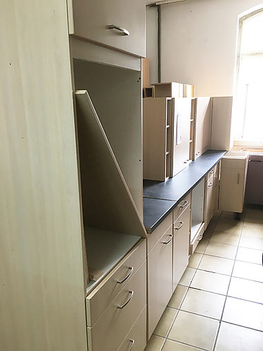 Nobilia Musterkuche Kuche Burgund Korpus Ahorn Hell Gebraucht Ausstellungskuche In Glauburg Stockheim Von Gunk