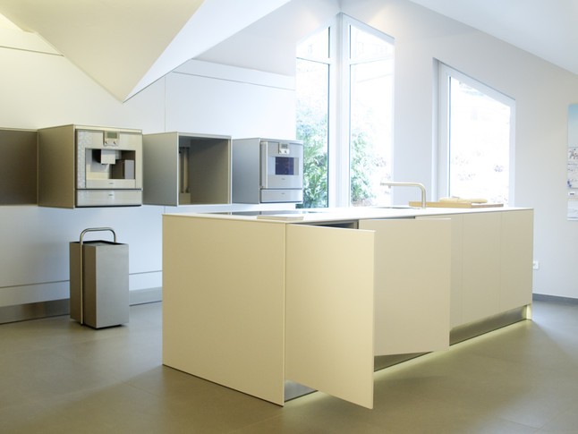 bulthaup musterküche sehr elegante moderne bulthaup b3 küche monoblock ausstellungsküche in von Küchenatlas Musterküchen ~ bulthaup musterküche sehr elegante moderne bulthaup b3 küche monoblock ausstellungsküche in von