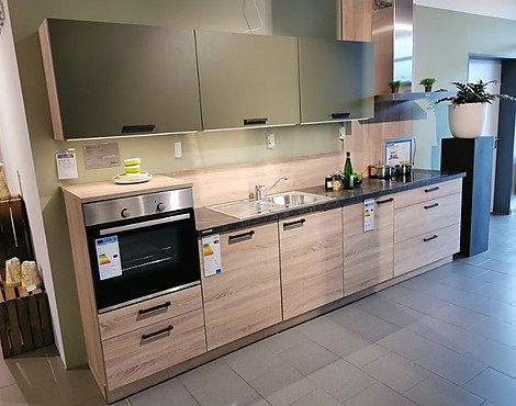 Schlichte Küchenzeile Holzoptik mit grüner Absetzung - Küchenblock Manhattan Koje8072