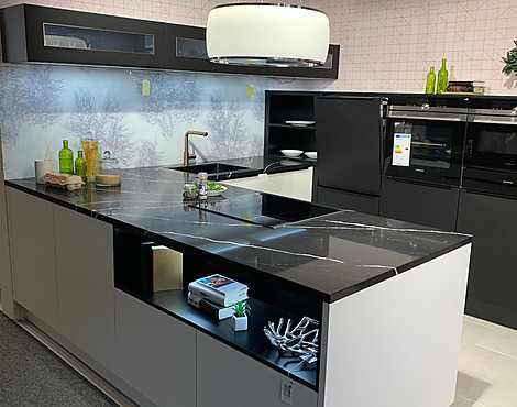 Moderne Designküche in weiß/schwarz - Phoenix