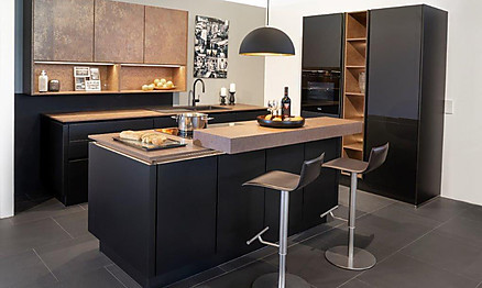 Moderne Küche in Schwarz