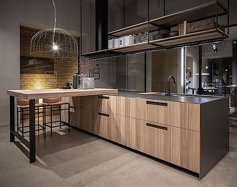 BOFFI – KÜCHE APRILE SLOANE (Design Piero Lissoni) - KÜCHE APRILE SLONE MIT ANSETZTPLATTE UND HAUBE OPEN