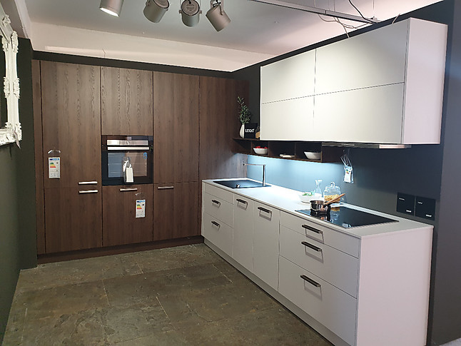 LeichtMusterküche Moderne LKüche weiß mit Holzdekor