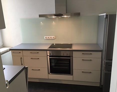 Hochwertige moderne Küche in Magnoliaweiss - Küche