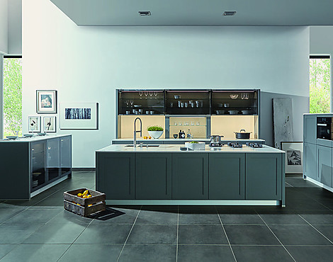 elegante Küche mit Hubkorpus - Cottage Grau