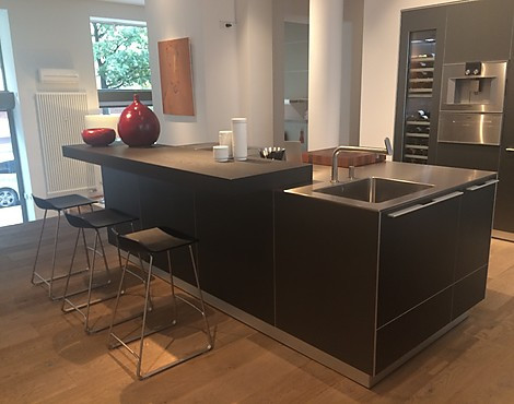 bulthaup b3 Musterküche in Aluminium dunkelgrau abzugeben - b3