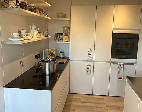 Design Küche in Lotusweiß, Grifflos - SieMatic S2-LM Lotusweiß matt Edition Alu