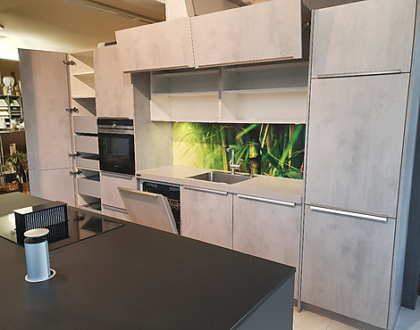 Moderne, elegante und doch zeitlose Designküche mit Insel in einzigartiger Farbkombination - C2 Elba/Rocca