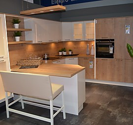 - VERKAUFT -  Moderne U-Küche mit Hochglanz-Holzfrontenmix