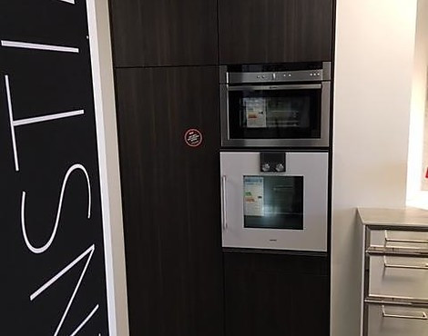 Vollständige Hochschrankkombination inkl. hochwertiger Geräte - SC10 kunsststoff matt holznachbildung dunkel GRIFFLOS