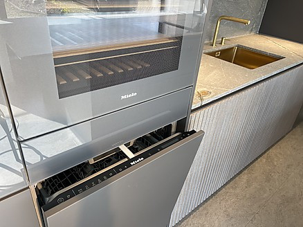 Miele Weinschrank über geschirrspüler