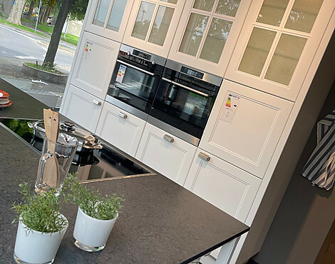 Koje 10 Nolte Windsor Lack Weiß Softmatt + AEG Geräte - Windsor Lack