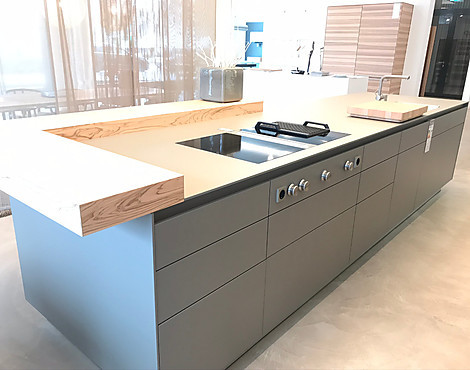 Schlichte funktionale bulthaup-Insel mit Teppan Yaki und Induktionswok - LIVEBERATUNG per VIDEOCHAT - Sonderpreis wegen Komplettumbau - B3 DFK2 Laminat/Kunststoff Q9 flint
